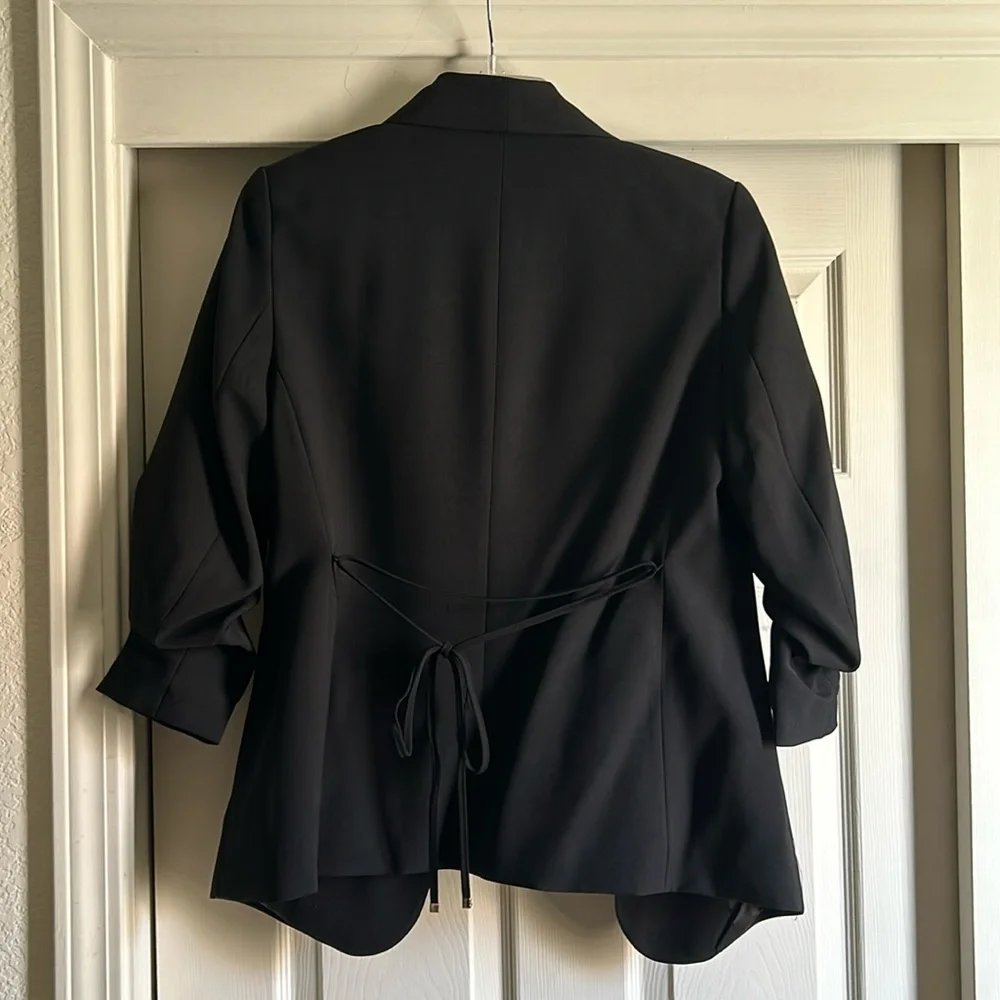 H&M Blazer - Picture 2 of 4